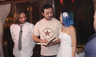 Vjenčanje aktivista u Preševu: Upoznali se pružajući pomoć izbjeglicama