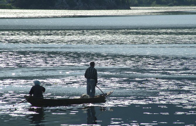 Na Skadarskom jezeru od danas  uveden privremeni zabran ribolova