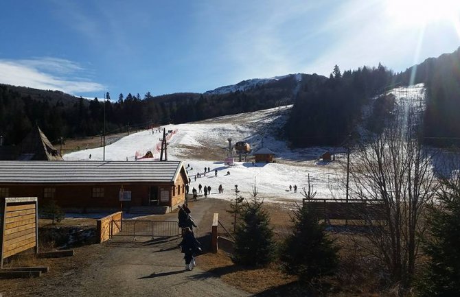Nadaju se snijegu kako bi otvorili skijališta