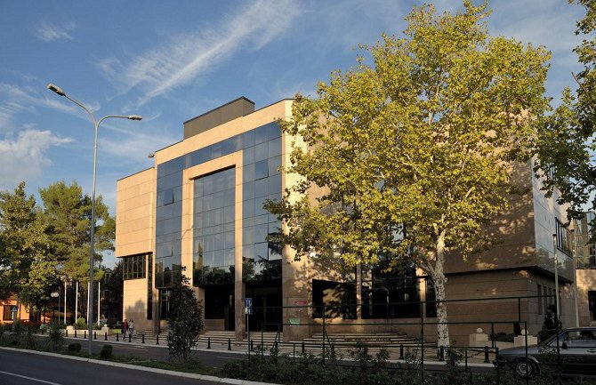 Mladi u Crnoj Gori više posjećuju  žurke nego pozorišta