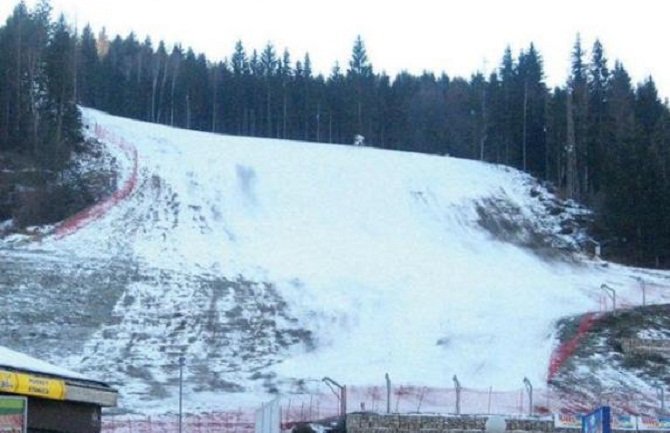 U Kolašinu i na Žabljaku jedva 200 gostiju