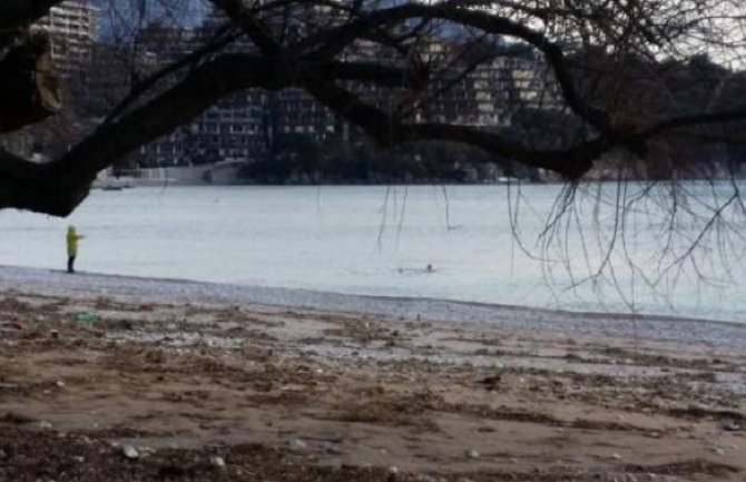 Januarsko kupanje u Budvi