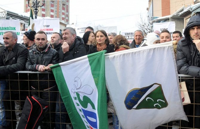 Protesti u Novom Pazaru: Okupljeni tražili autonomiju Sandžaka