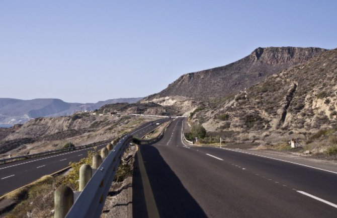 Sačekati sa prodajom Luke Bar dok se ne završi dio autoputa