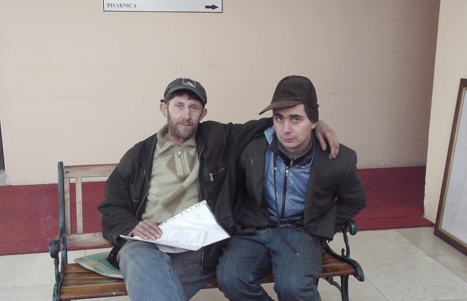 Milojici hoće da oduzmu sinove! 