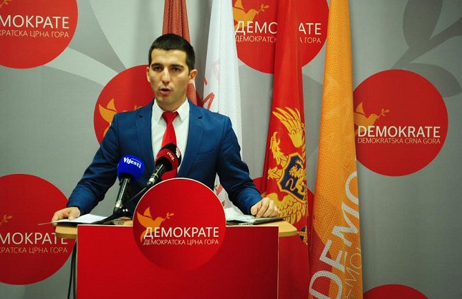 Bečić: O prelaznoj vladi odmah u ponedjeljak