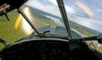 Avion pao na autobus, šestoro mrtvih