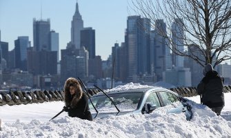 SAD: Sniježna oluja odnijela 33 života 