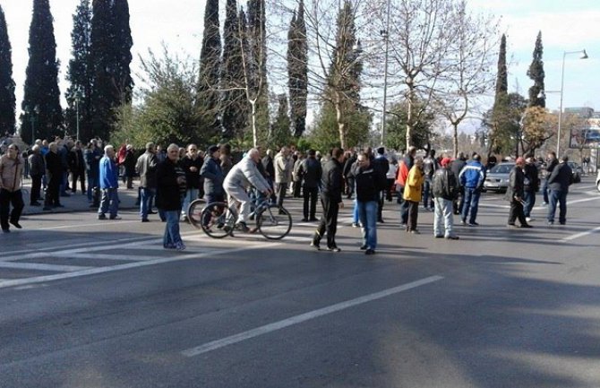 U toku protest DF-a, saobraćaj blokiran i danas