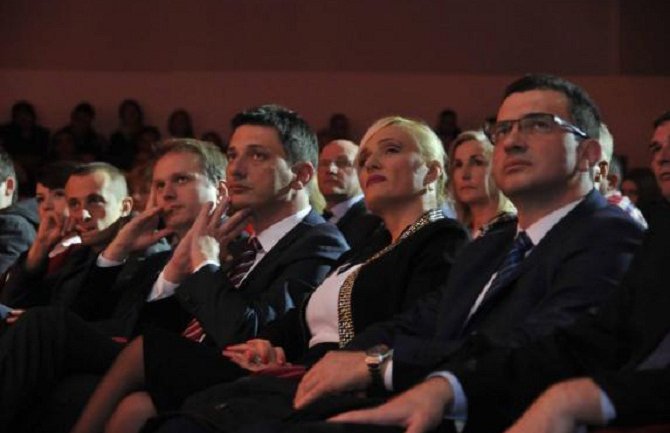 Pedeset članova EP podržali napore Pozitivne za očuvanje političke nezavisnosti i stabilnosti