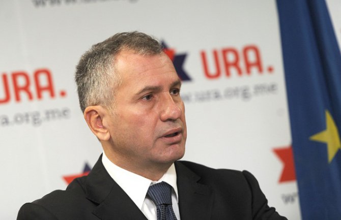 Opozicija treba odlučno i mudro da odgovori na političko nasilje