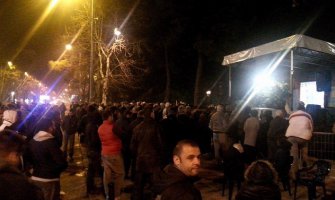 Da nam se pridruže svi koji su glasali protiv da bi se dogovorili o novim protestima