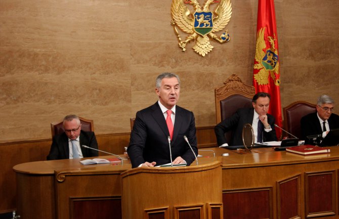 Vladi Crne Gore izglasano povjerenje!