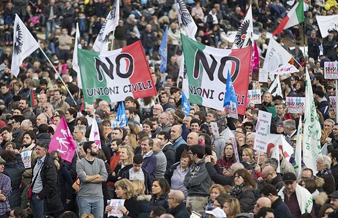 Protest Italijana zbog zakona o gej brakovima