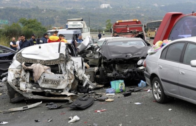 Više od 20 žrtava lančanog udesa u Egiptu