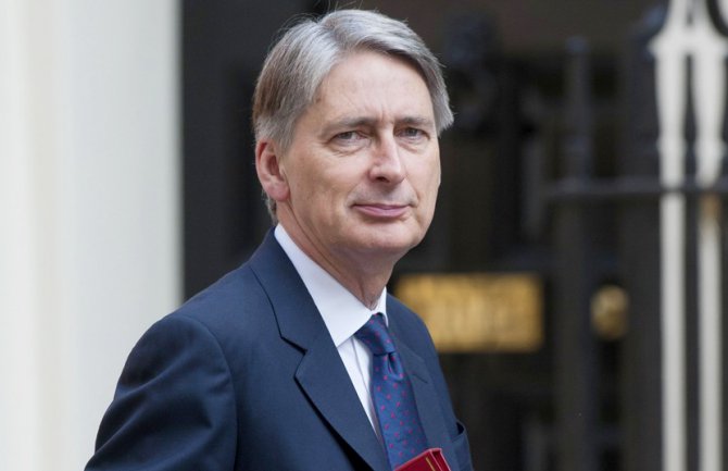 Putin podriva napore za okončanje rata u Siriji, bombarduje protivnike ID