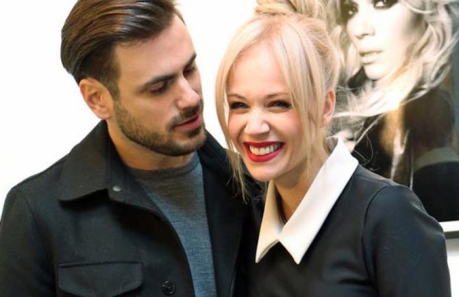 Violončelist zaprosio Jelenu Rozgu!