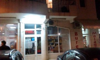 Bar: Lopov iz marketa ukrao novac i mobilni telefon