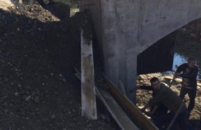 Ulcinj: Spašen radnik nakon obrušavanja zemlje