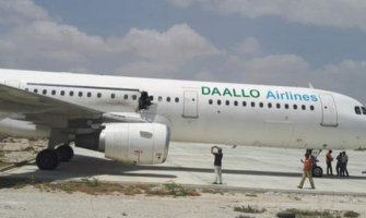 U somalijskom avionu sa 74 putnika eksplodirala bomba?