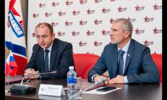 Povratak korijenima: Knežević pozvao Rogozina da posjeti CG