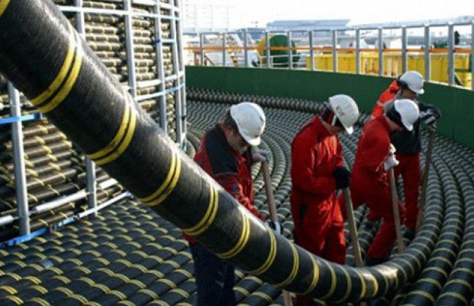 Prevodilac se nije dobro snašao: Kako je podmorski kabl pretvoren u liniju na stubu