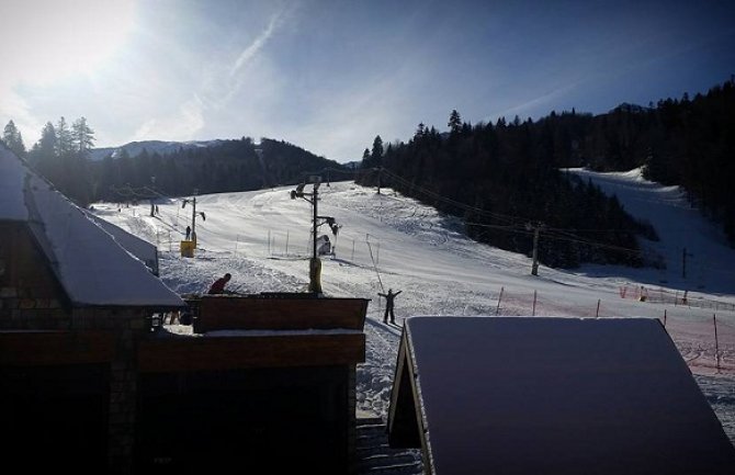 Na crnogorskim skijalištima 20 cm snijega