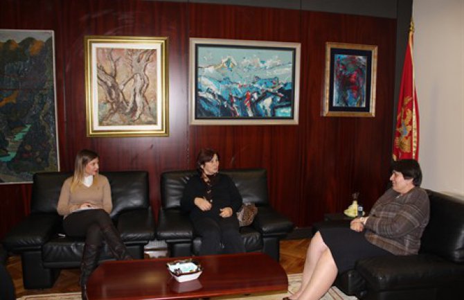 Ministarka Kovačević uručila poklon majki 14 djece iz Mojkovca