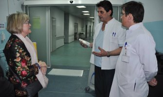 Uehara uručila donaciju ConMed-a Kliničkom centru 