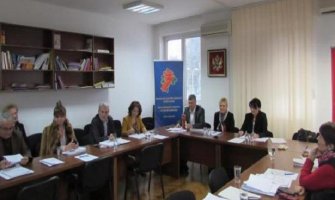 Bolje da se 50 miliona eura opredijeljenih za majke usmjere na zapošljavanje