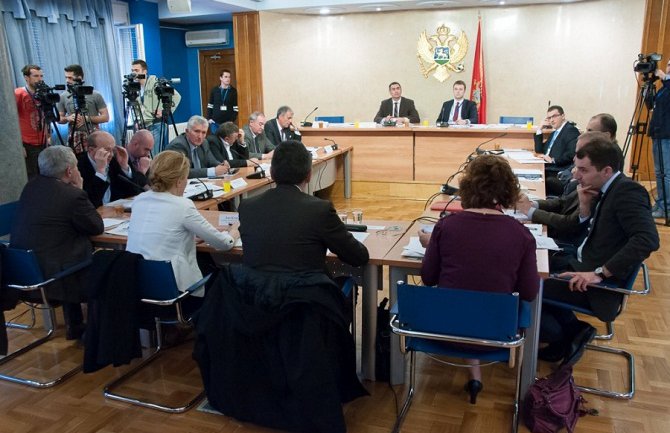 Podržan Prijedlog Zakona o zaradama u javnom sektoru