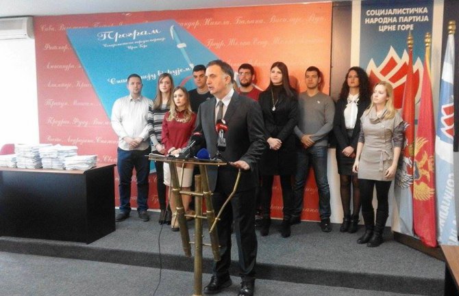 Preko 70.000 potpisa građana Crne Gore koji žele referendum o NATO-u