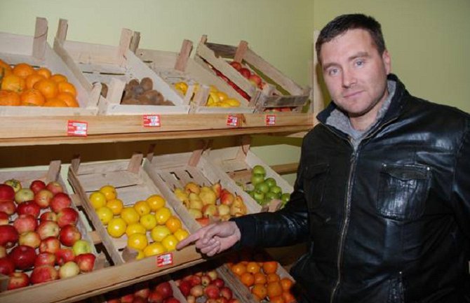 Priča o profesoru fizičkog vaspitanja iz Nikšića: Danju poljoprivrednik, a noću DJ