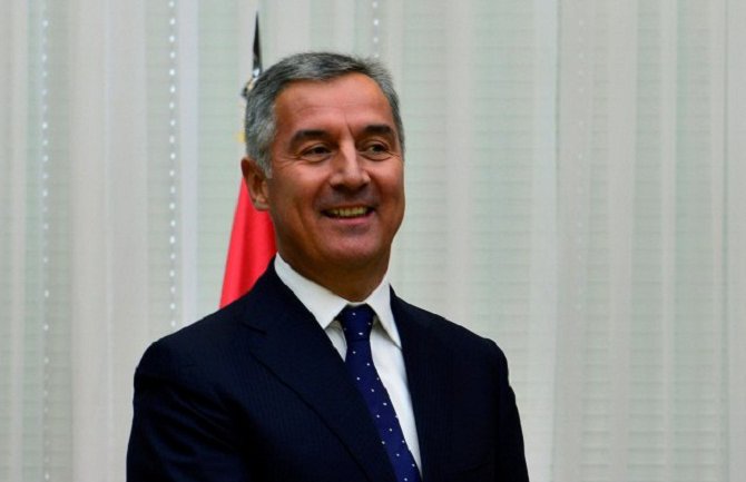 Đukanović: Zatvorićemo granice za migrante ako drugi to urade