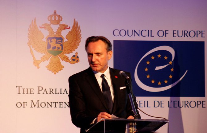 Krivokapić:Politika, kapital i mediji pokušavaju da preuzmu slobodu društva 