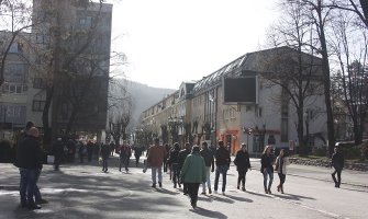 46,9% građana podržava ulazak CG u NATO, 61% članstvo u EU