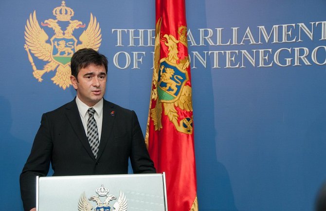 Medojević do petka u Šri Lanci