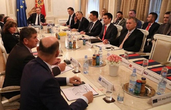 Nastavak dijaloga nije sporan,  ako Đukanović ispuni 7 uslova