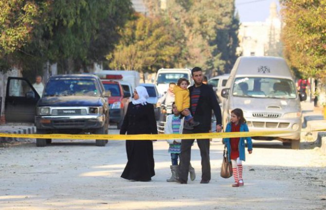 Neobičan dan u Siriji: Ljudi mirno šetali, djeca se igrala u parku