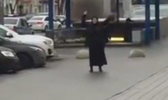 Horor u Moskvi:Uhapšena žena sa odsječenom glavom djevojčice u ruci(VIDEO)