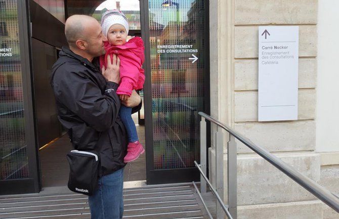 Lijepe vijesti iz Pariza: Eva je bolje, prkosi svojoj dijagnozi!