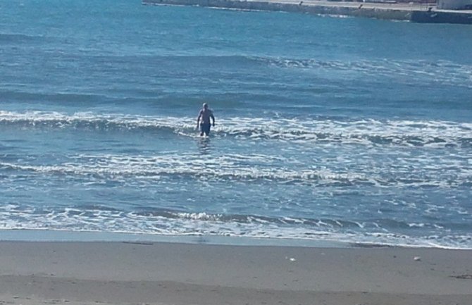 Sezona kupanja otvorena u Ulcinju