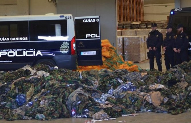 Španija: Zaplijenjeno 20.000 uniformi za džihadiste