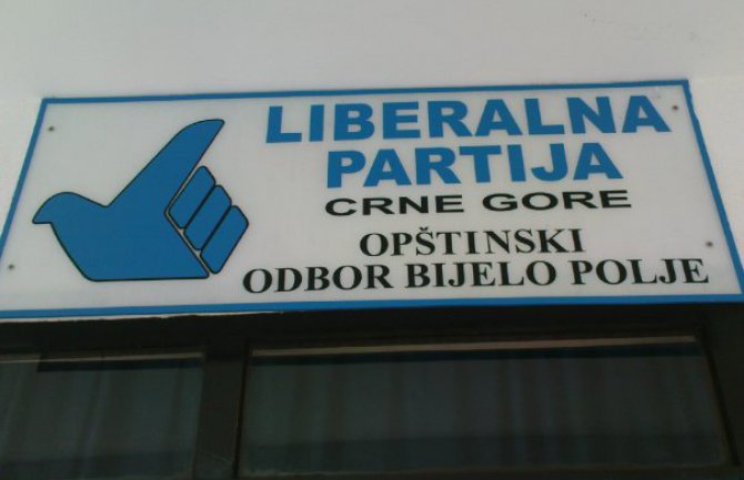 LP: Počnimo da se bavimo realnim životom u kome su žene ugrožene