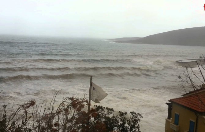 Nevrijeme nije nanijelo štetu u marini Luštica Bay