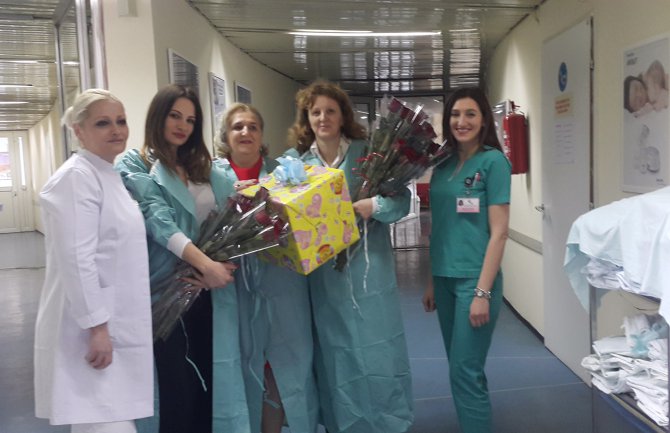 Forum žena SDP-a donirao opremu za bebe porodilištu KCCG