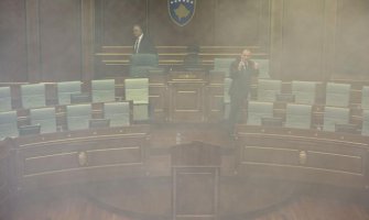 Ponovo suzavac u skupštini Kosova