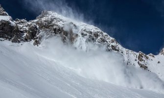 U lavini na Alpima stradalo najmanje šestoro ljudi