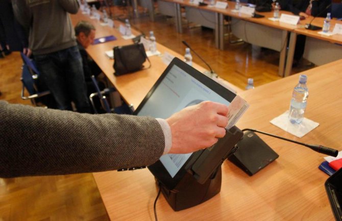 Svrha uređaja da tačno očitava lične podatake ne da otkriva falsifikate