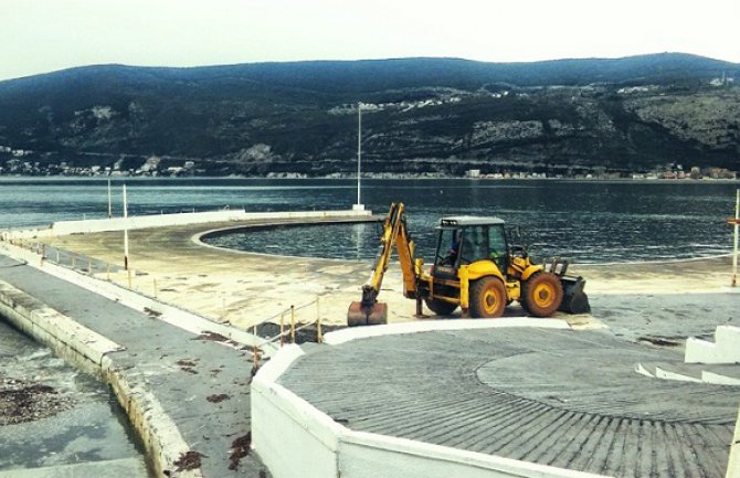 Igalo: Nakon dva mjeseca pauze nastavljena rekonstrukcija šetališta